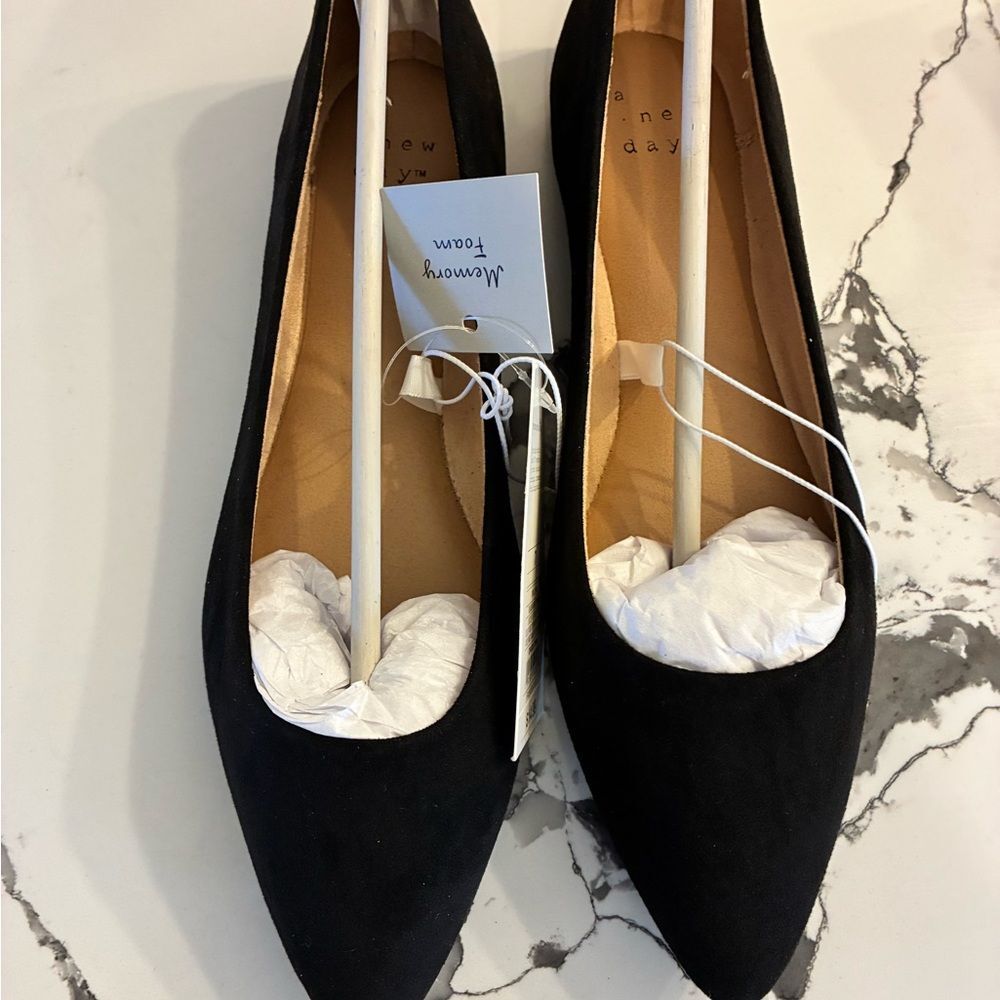 A New Day Women's Black Pointed Flats - Picture 2 of 4